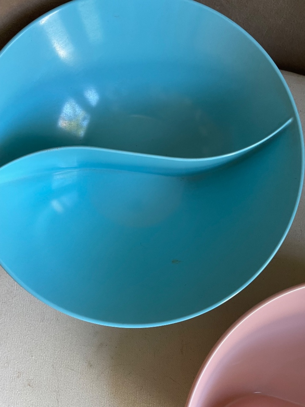PRICE DROP! Vintage Melmac Pink and Blue dinnerware serving bowls - Set of 2! - Picture 4 of 13